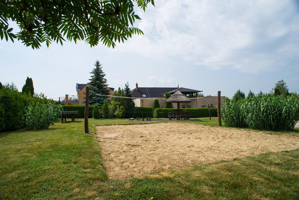 Hotel Az Idill Cserszegtomaj Zewnętrze zdjęcie